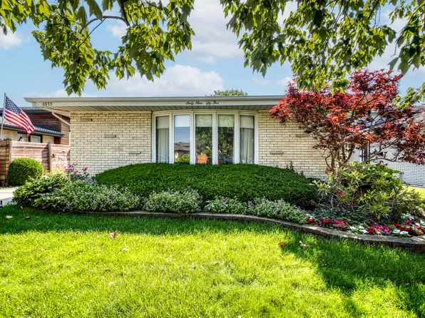 6955 N Dowagiac Ave, Chicago, IL 60646