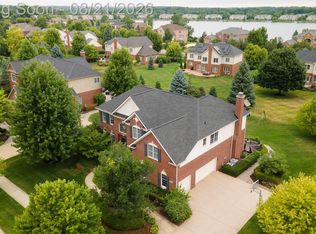 24948 Hadlock Dr, Novi, MI 48374