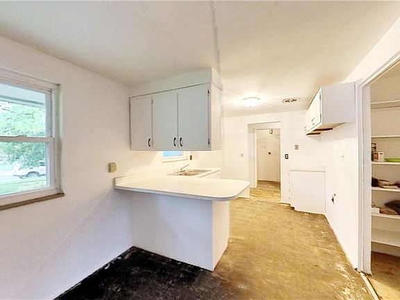 3rd image of 7149 Mandrake Dr