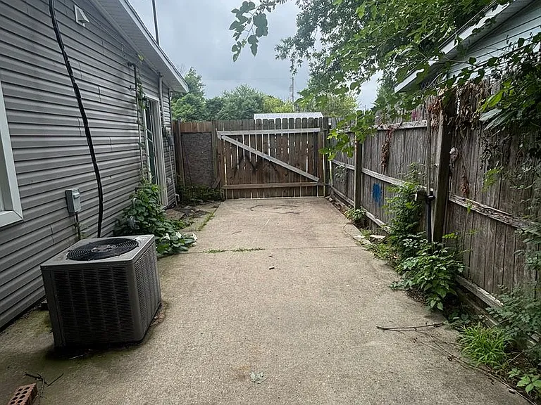 629 Jed Pl — Photo 3