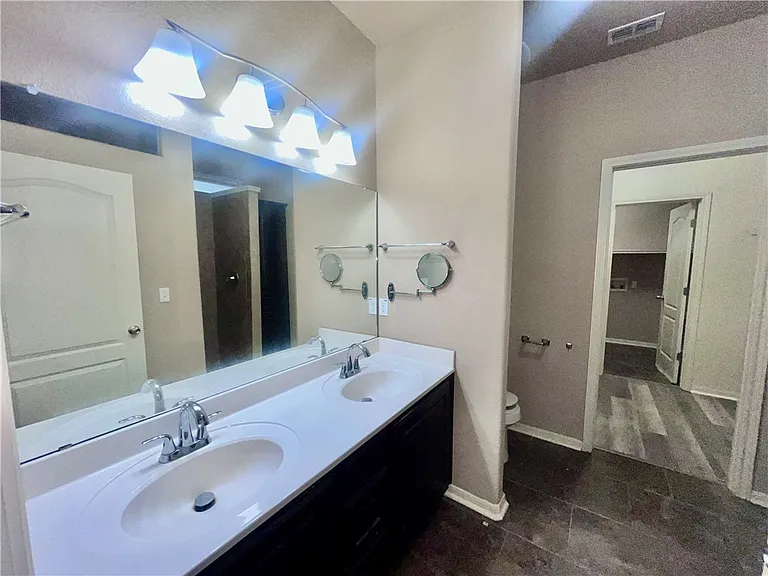 2113 Anacua St — Photo 12