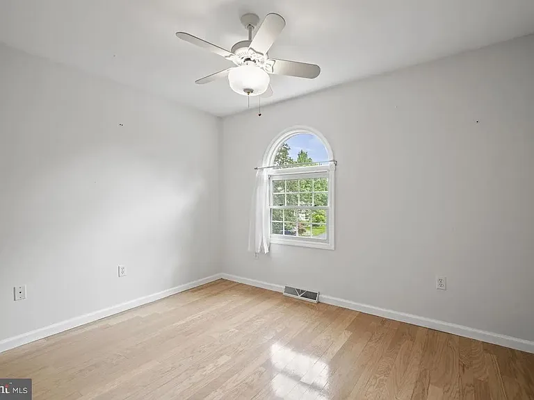 262 Crescent Dr — Photo 13