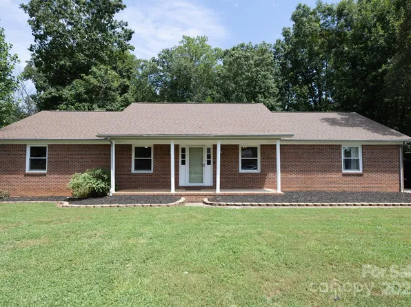 205 Dana Dr, Salisbury, NC 28147