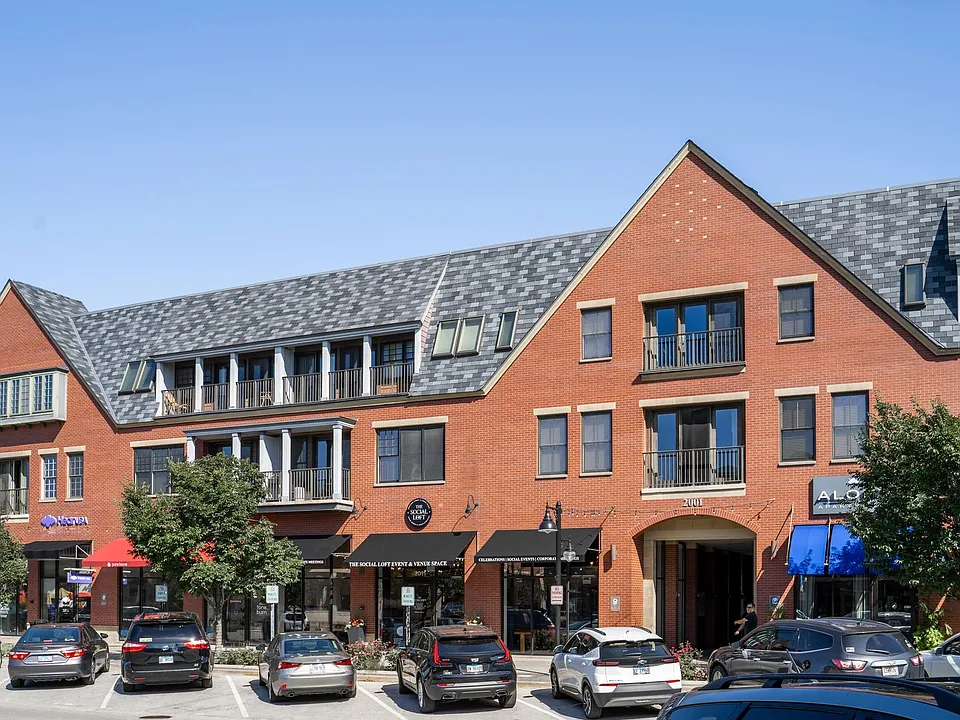The Residence at the Glen Town Center