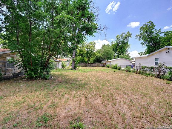 4th image of 234 Russell LOT 2