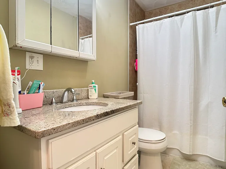 8 Carmel St #2 — Photo 9