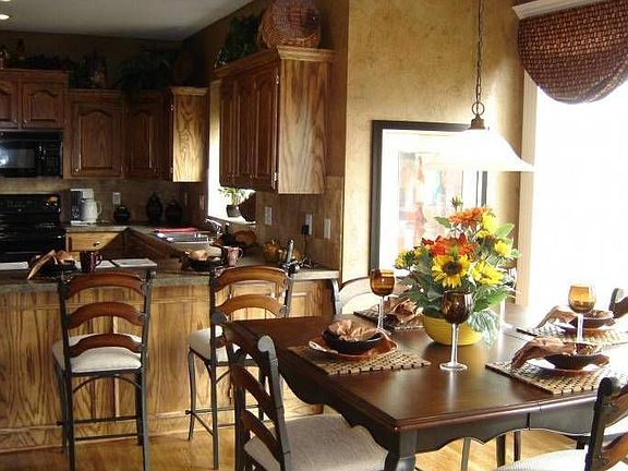 2nd image of 10222 Theden Cir