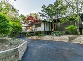 3 Summitt Dr, Dune Acres, IN 46304