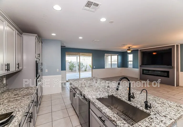 22555 N Diamond Dr — Photo 11