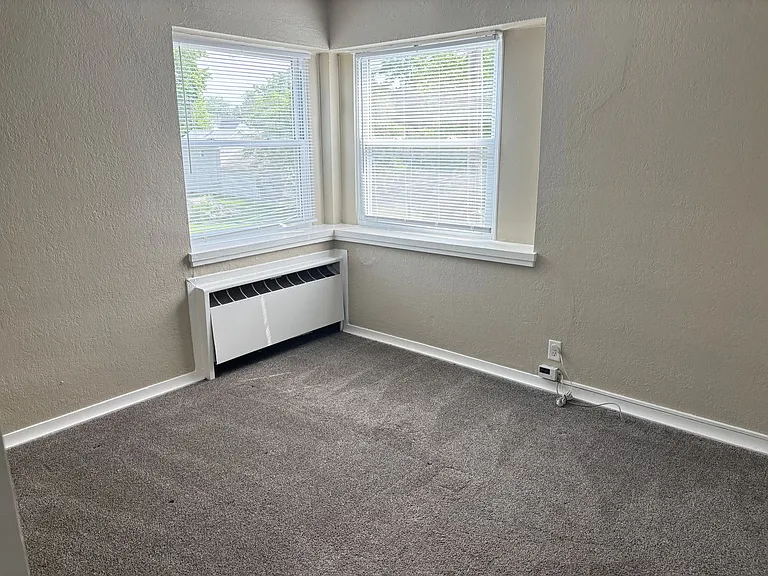 Hoagland Apartments — Photo 20