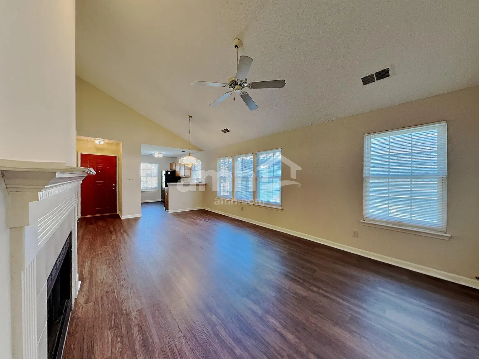 3 bed, 2.0 bath, 1248 sqft, $1,750 — Photo 4