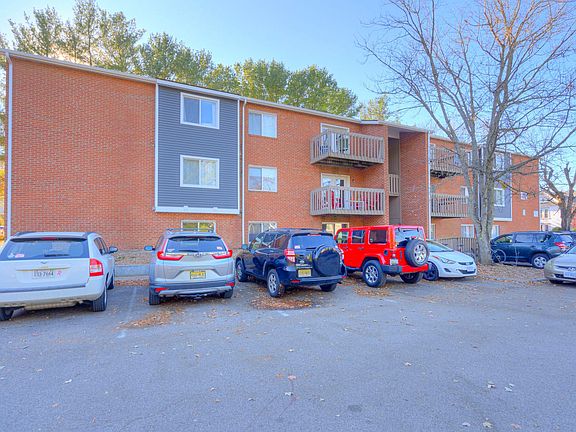 4th image of 313-315 E Clay St #5