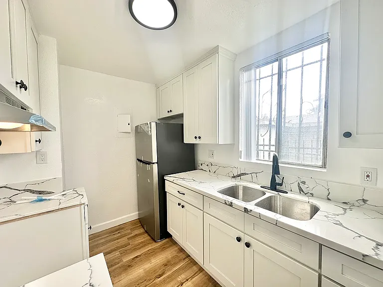 826 W Colden Ave #4 — Photo 5
