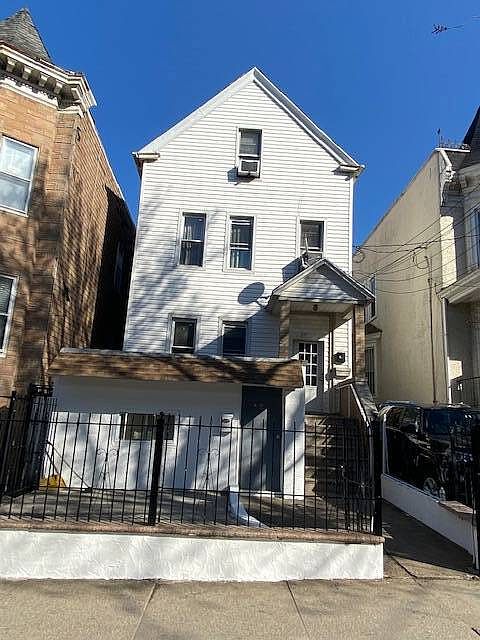 1st image of 512 Morris Park Ave