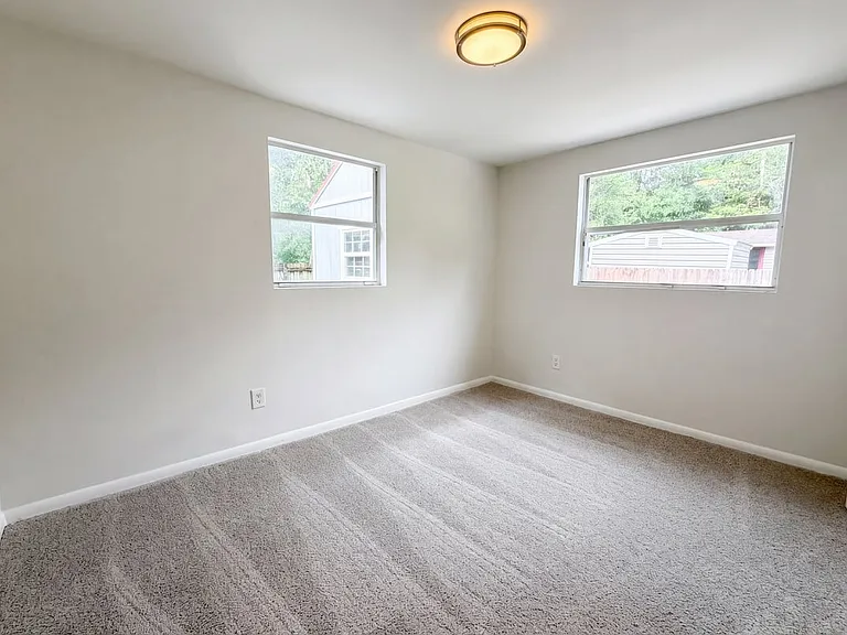 7012 Thurston Rd — Photo 5