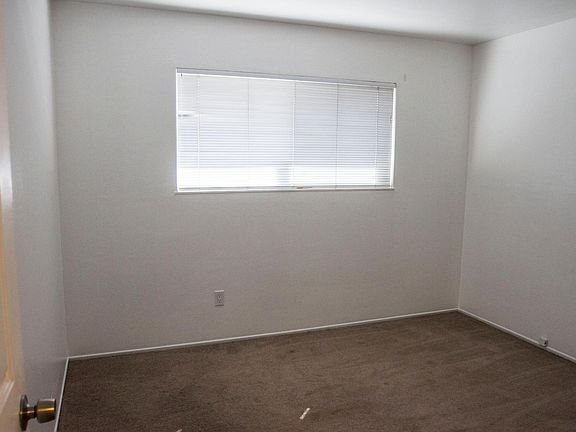 5th image of 621 Grand Fir Ave APT 4
