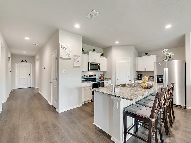 16545 Springs Rd — Photo 4