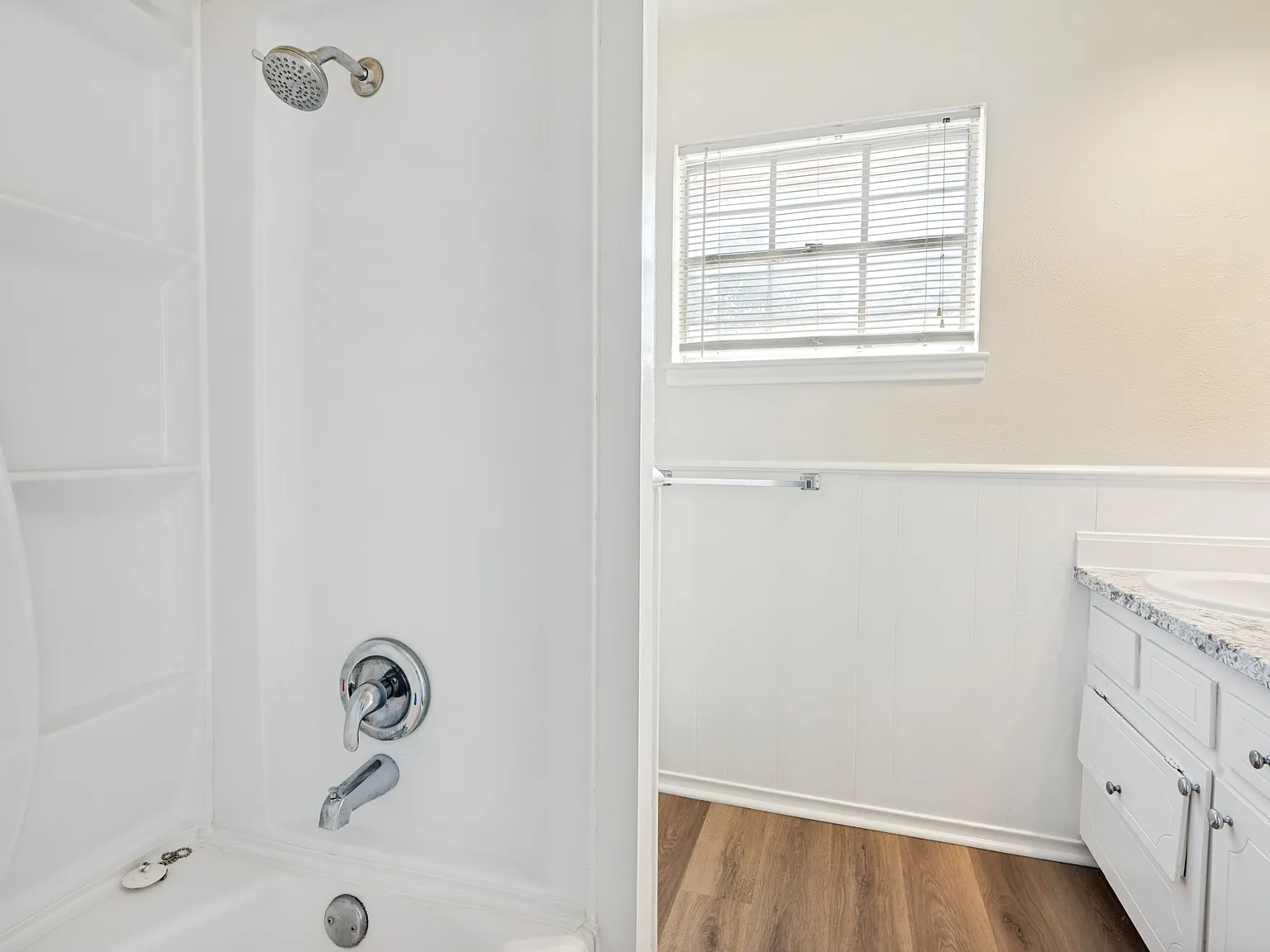 2 bed, 1.5 bath, 1000 sqft, $1,400 — Photo 4