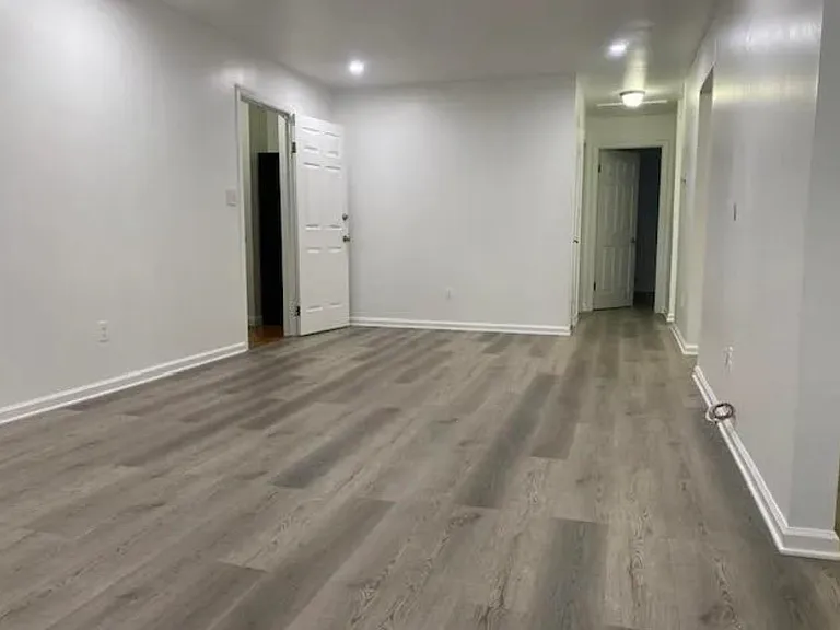121 Mallory Ave #3 — Photo 3