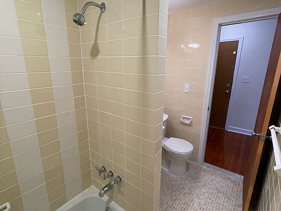 4th image of 1315 Commonwealth Ave #6
