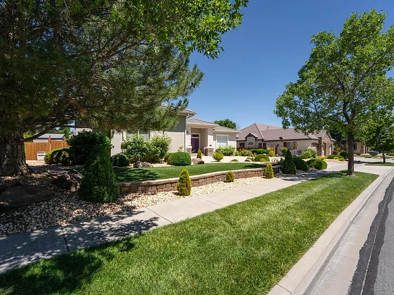7330 Island Queen Dr — Photo 3