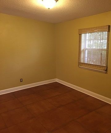 5th image of 306 Bella Vista Dr