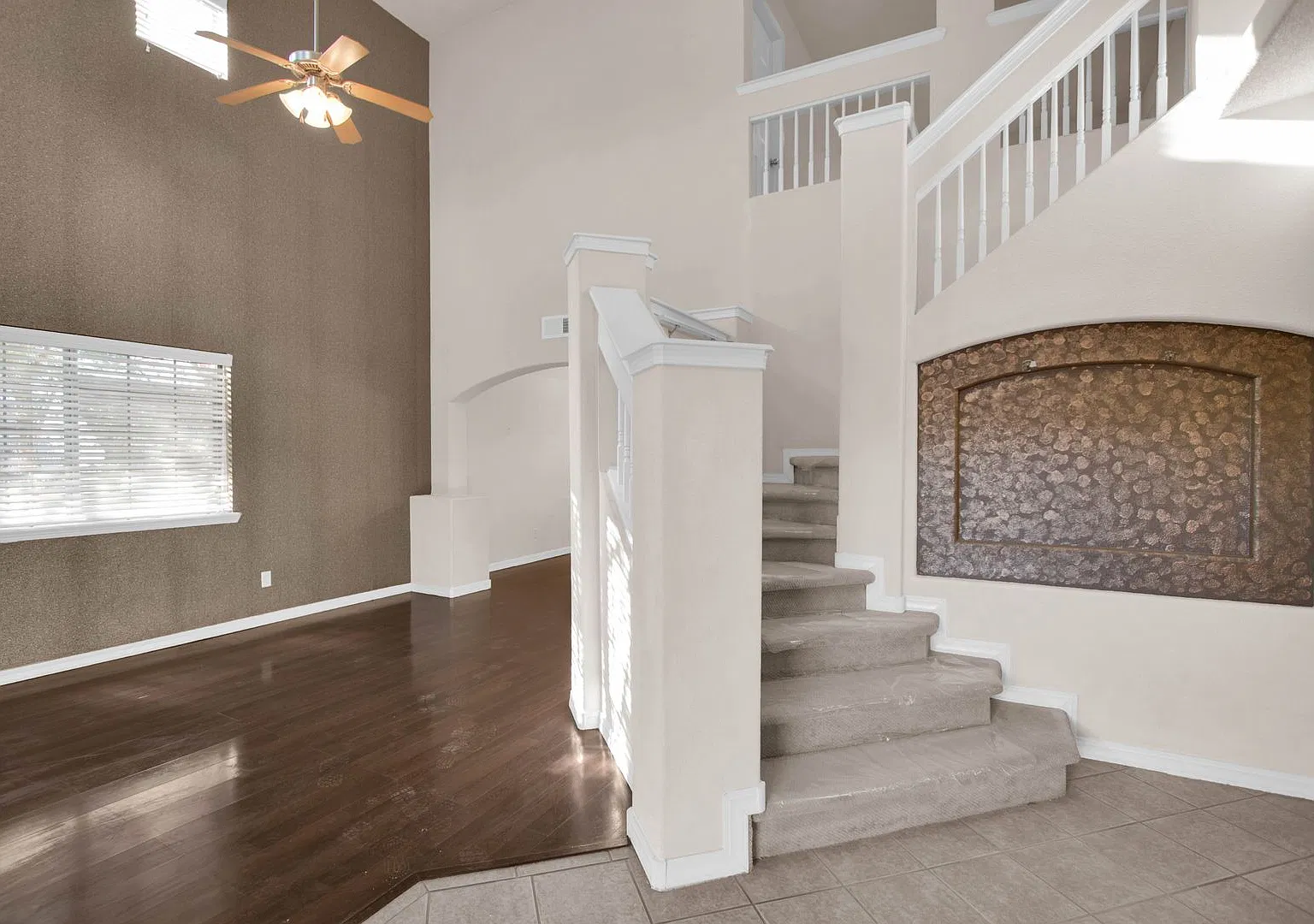 Stunning 3 Bedroom, 2.5 Bath home in West El Paso! — Photo 3