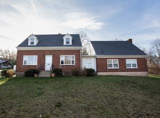 45 Barberry Ln, Meriden, CT 06451