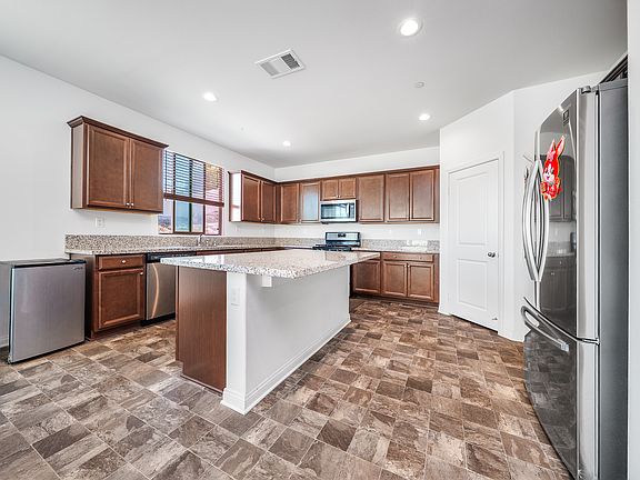 5th image of 33056 Saint Emilion Ct