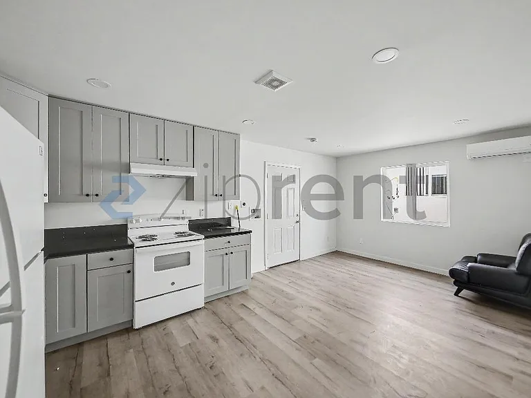 5840 Denver Ave — Photo 4