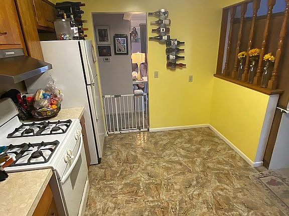 2nd image of 207 N Lagrave St