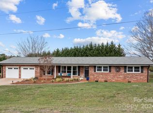 106 Southwood Dr, Statesville, NC 28677