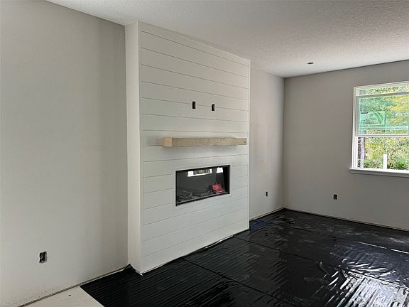 4th image of 95983 Surrey Pl