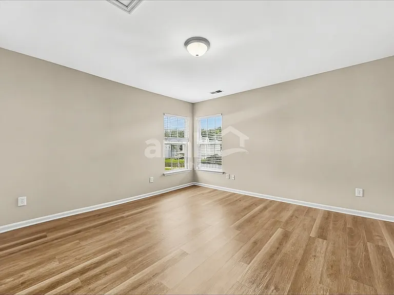 578 English Oak Cir — Photo 16