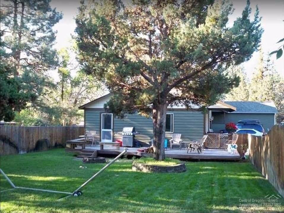 2nd image of 2040 NW Harriman St