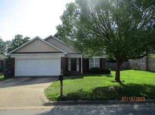52 Lincolnshire Ln, Phenix City, AL 36870