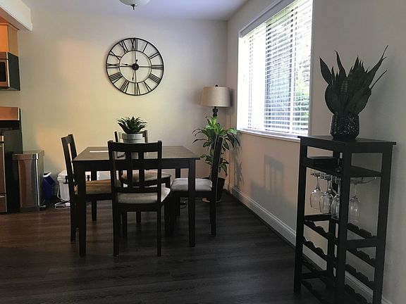 3rd image of 10444 Rockville Pike APT 101