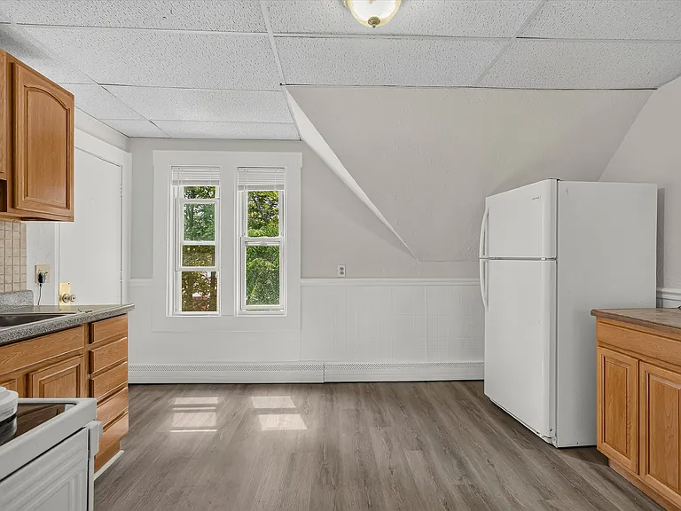 139 Greenwood St #3 — Photo 3