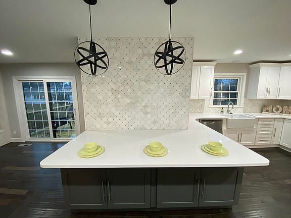 4th image of 602 E Fox Den Dr