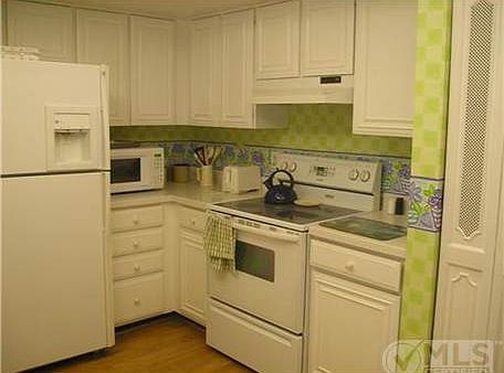 3rd image of 18510 SE Wood Haven Ln APT B