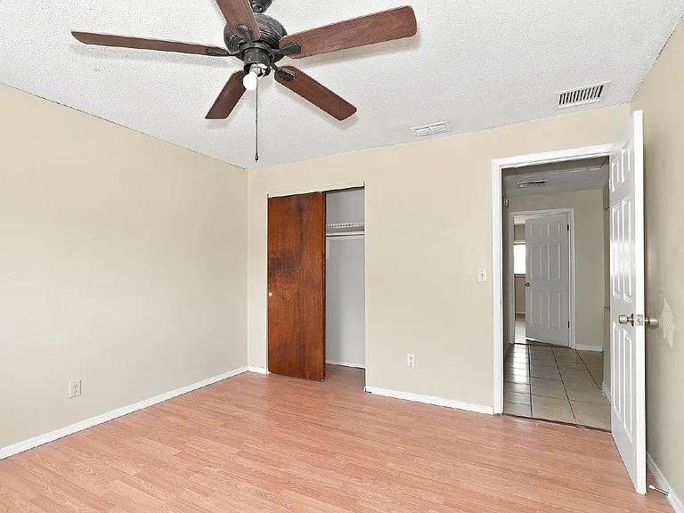 115 Michelle Ln #D — Photo 12