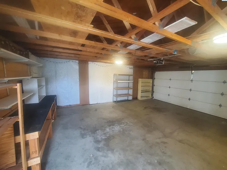 2419 W Grand Ronde Ave #D — Photo 19