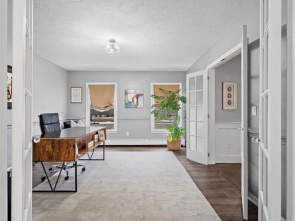 5th image of 25 Howe St