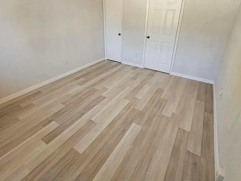 102 E Connecticut Ave — Photo 5