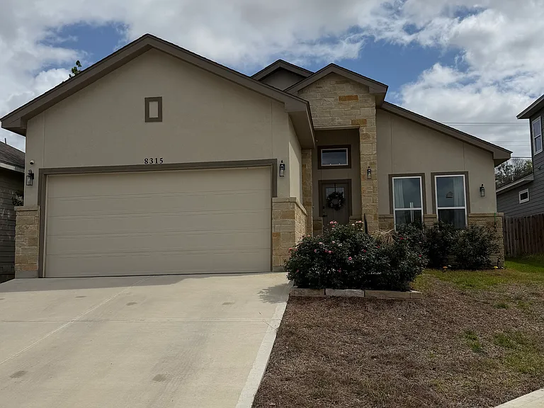 8315 Comanche Pass — Photo 1