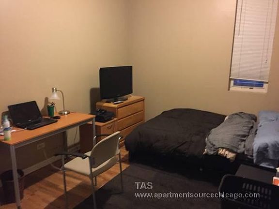 5th image of 1338 N Dean St Unit 1