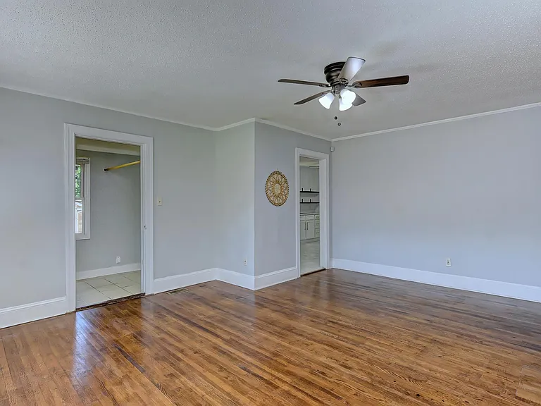 4329 Dinglewood Ave — Photo 23