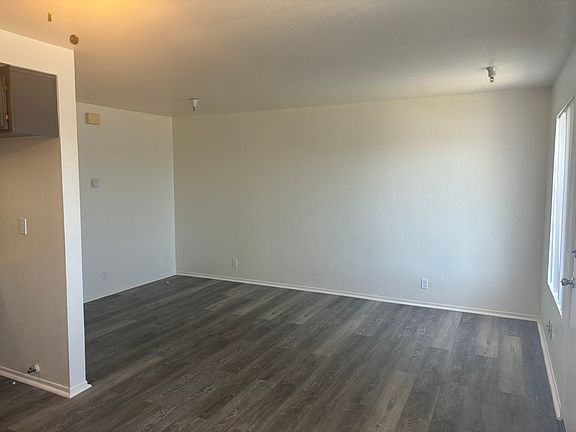 5th image of 14124 Chadron Ave #14