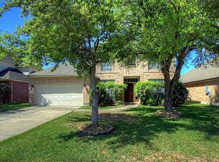3352 Lakeway Ln, Pearland, TX 77584