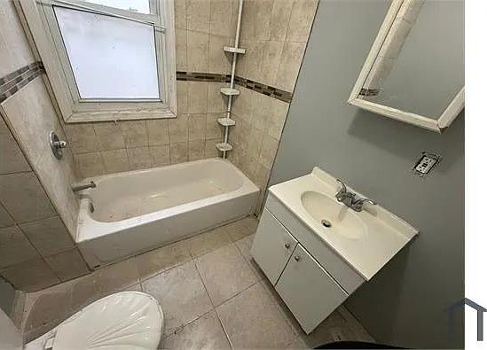 2nd image of 95 S Burnet St #1A